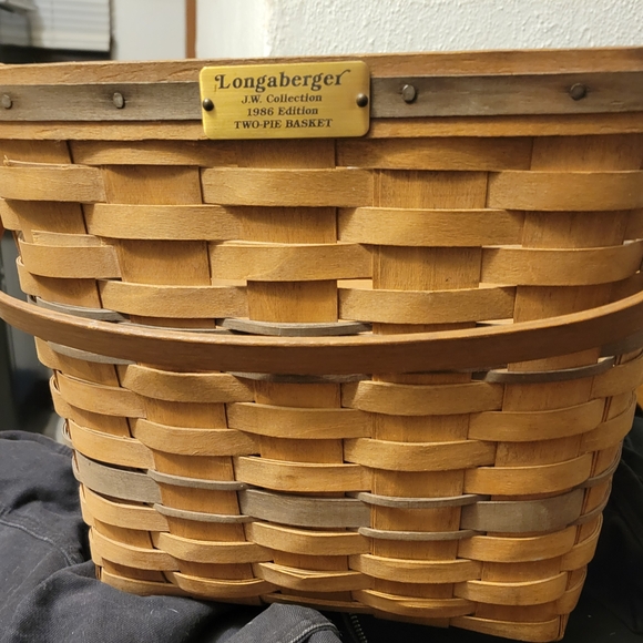 Longaberger JW Collection 1986 Edition Two-Pie Basket Wiyh Riser- Natural Wood
